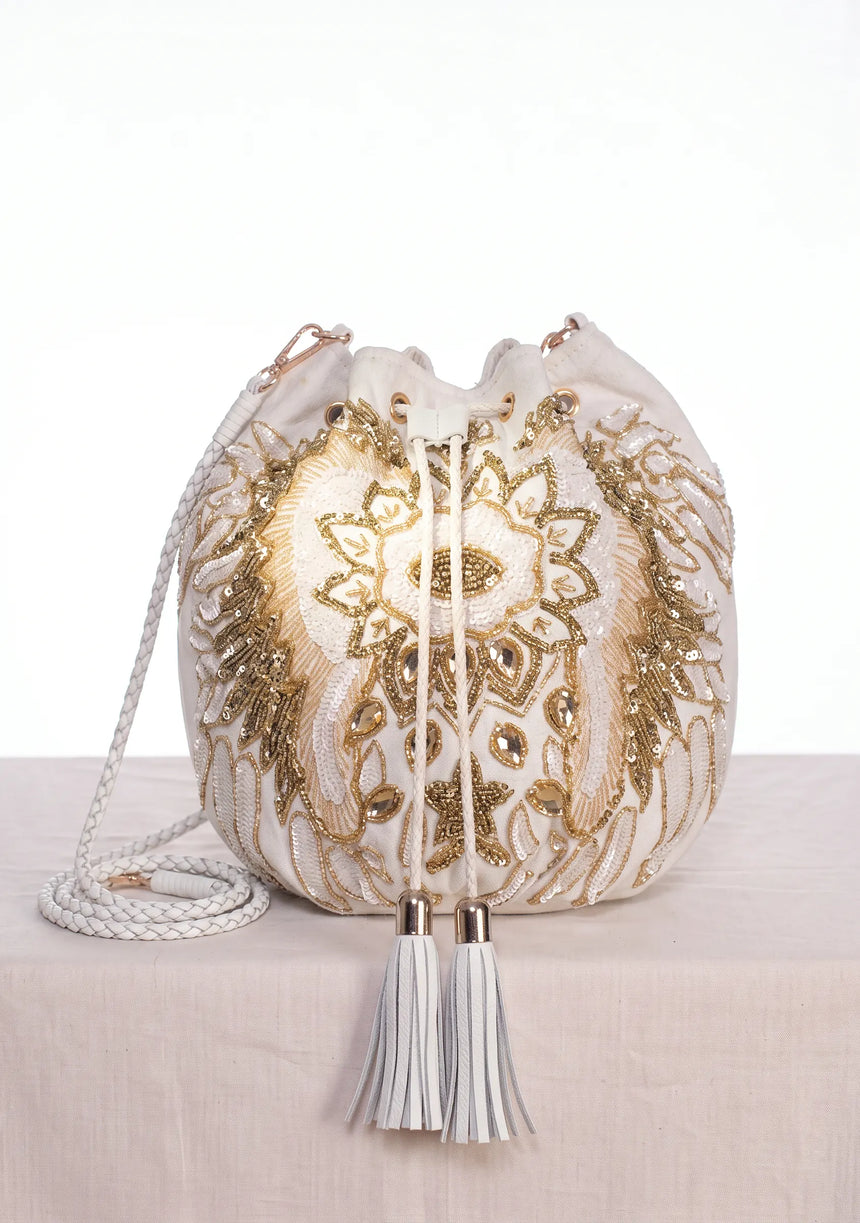 ibBan Embellished hand Embroidery Bucket Bag - Loana