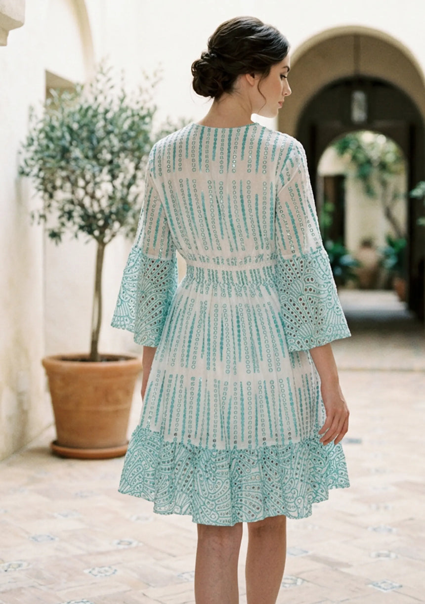 Minivestido de algodón bordado a mano con cuello en V para mujer - Mila