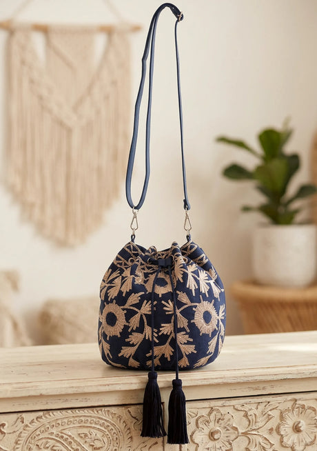 Women's Embroidered Canvas Pottlybag - Areeba