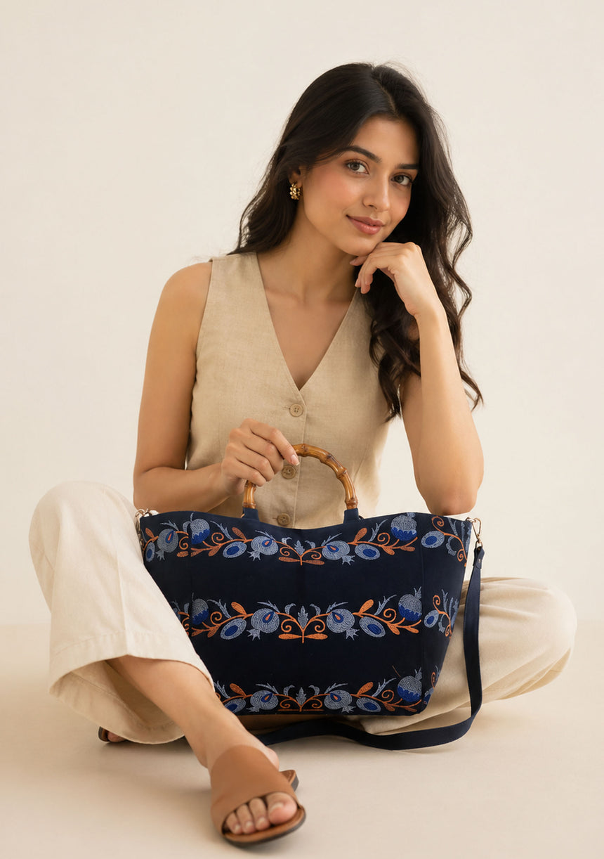 Women's Embroidered Canvas Handbag - Zolra