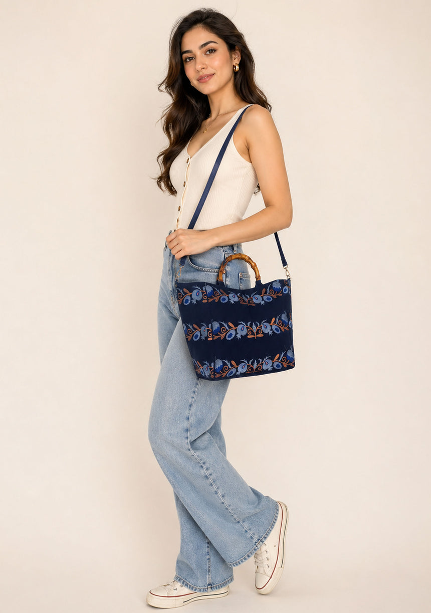 Women's Embroidered Canvas Handbag - Zolra