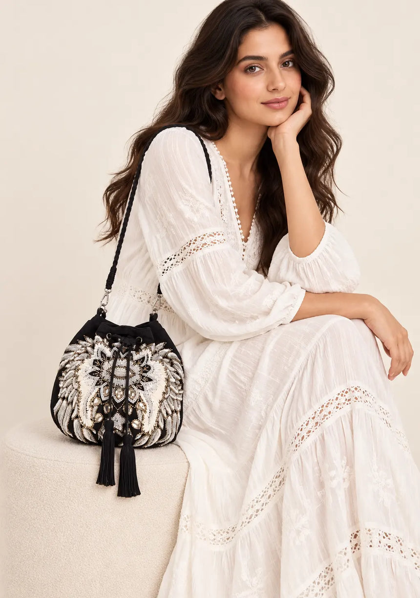 ibBan Embellished hand Embroidery Bucket Bag - Loana